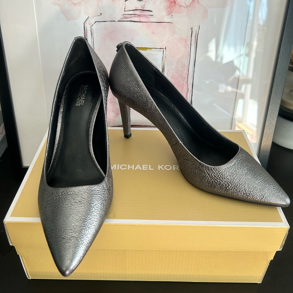 Michael Kors Dorothy Flex Pump sparkle Metallic Anthracite Size 7.5 *like new*